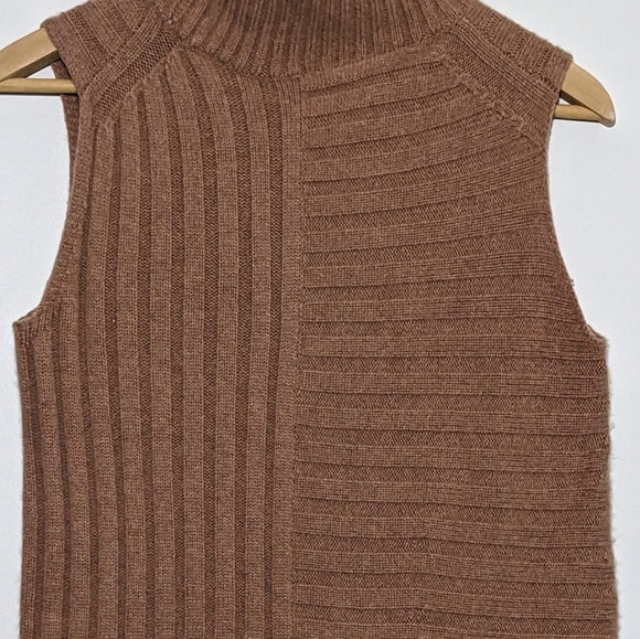 Vince Mixed Rib Wool & Cashmere Sleeveless Turtleneck Sweater Pink Size XS - Picture 8 of 11